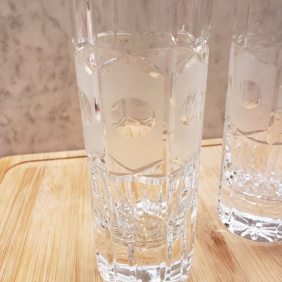 2 vintage tall skinny intricate glasses - Picture 4 of 6